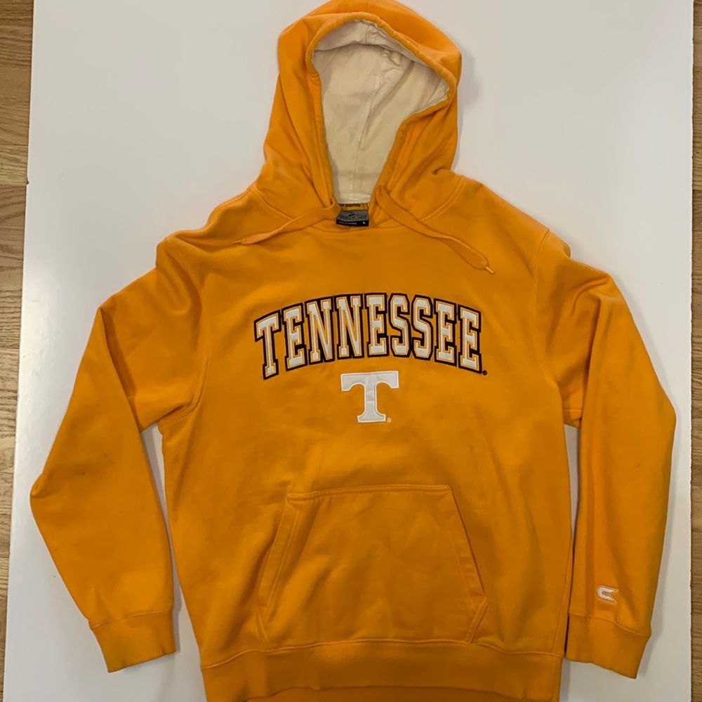 Vintage Tennessee vols hoodie. Tiny blue stain on back. Large.